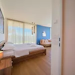 Nyaraló Ferienvilla 'madaba' Mit Blick Aufs Wasser By Interhome *