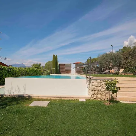 Ferienvilla 'madaba' Mit Blick Aufs Wasser By Interhome Nyaraló Bardolino
