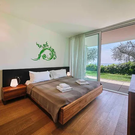 Ferienvilla 'madaba' Mit Blick Aufs Wasser By Interhome