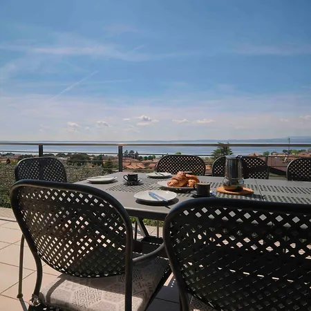 Ferienvilla 'madaba' Mit Blick Aufs Wasser By Interhome بيت للعطل